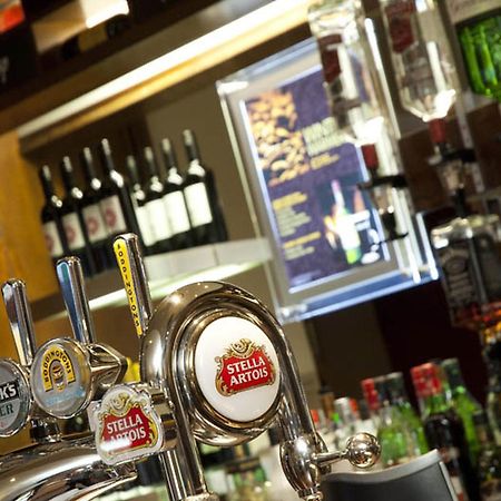 Premier Inn Camberley Esterno foto
