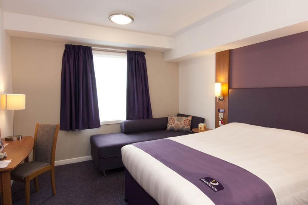 Premier Inn Camberley Camera foto
