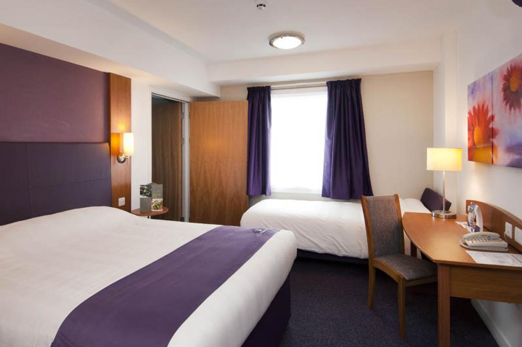 Premier Inn Camberley Camera foto