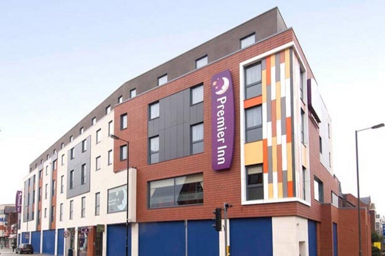 Premier Inn Camberley Esterno foto