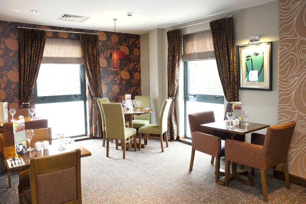 Premier Inn Camberley Esterno foto